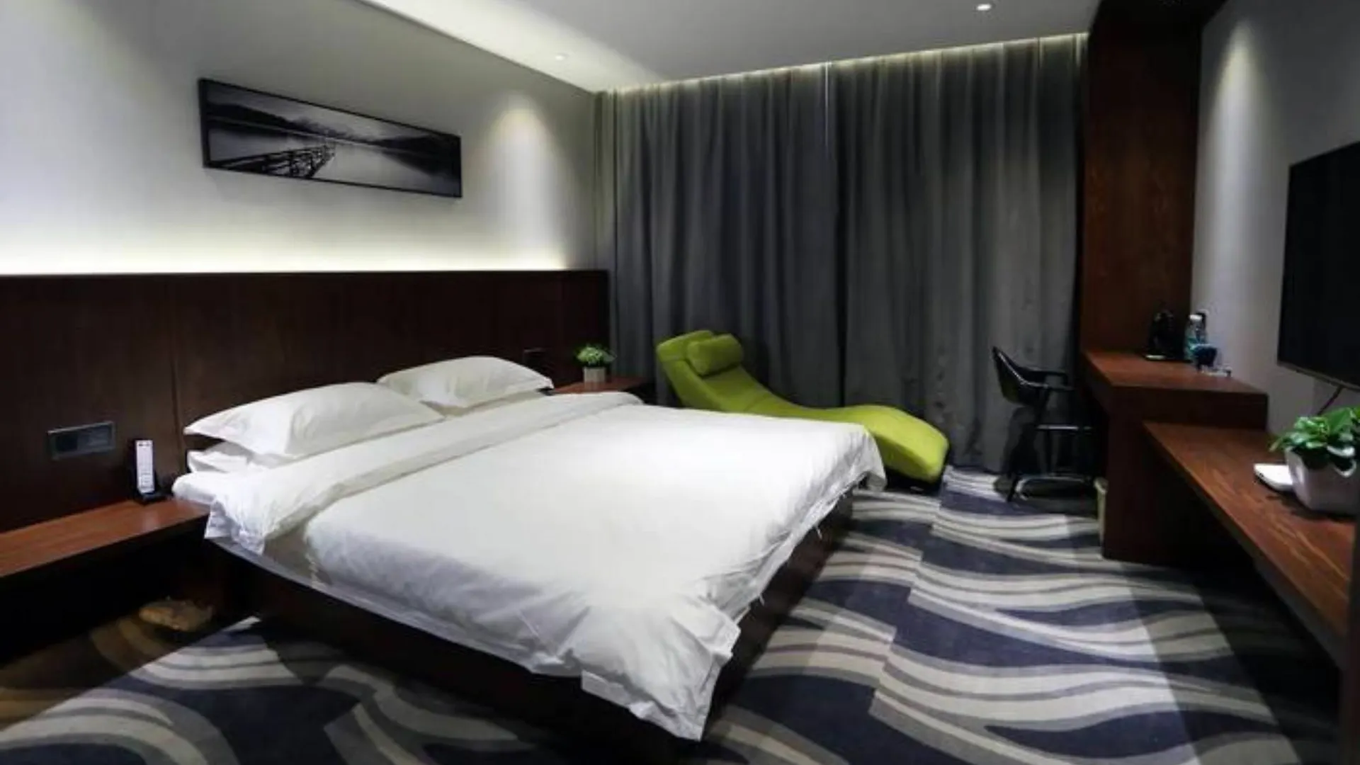 Luoyang Comfort Boutique Hotel