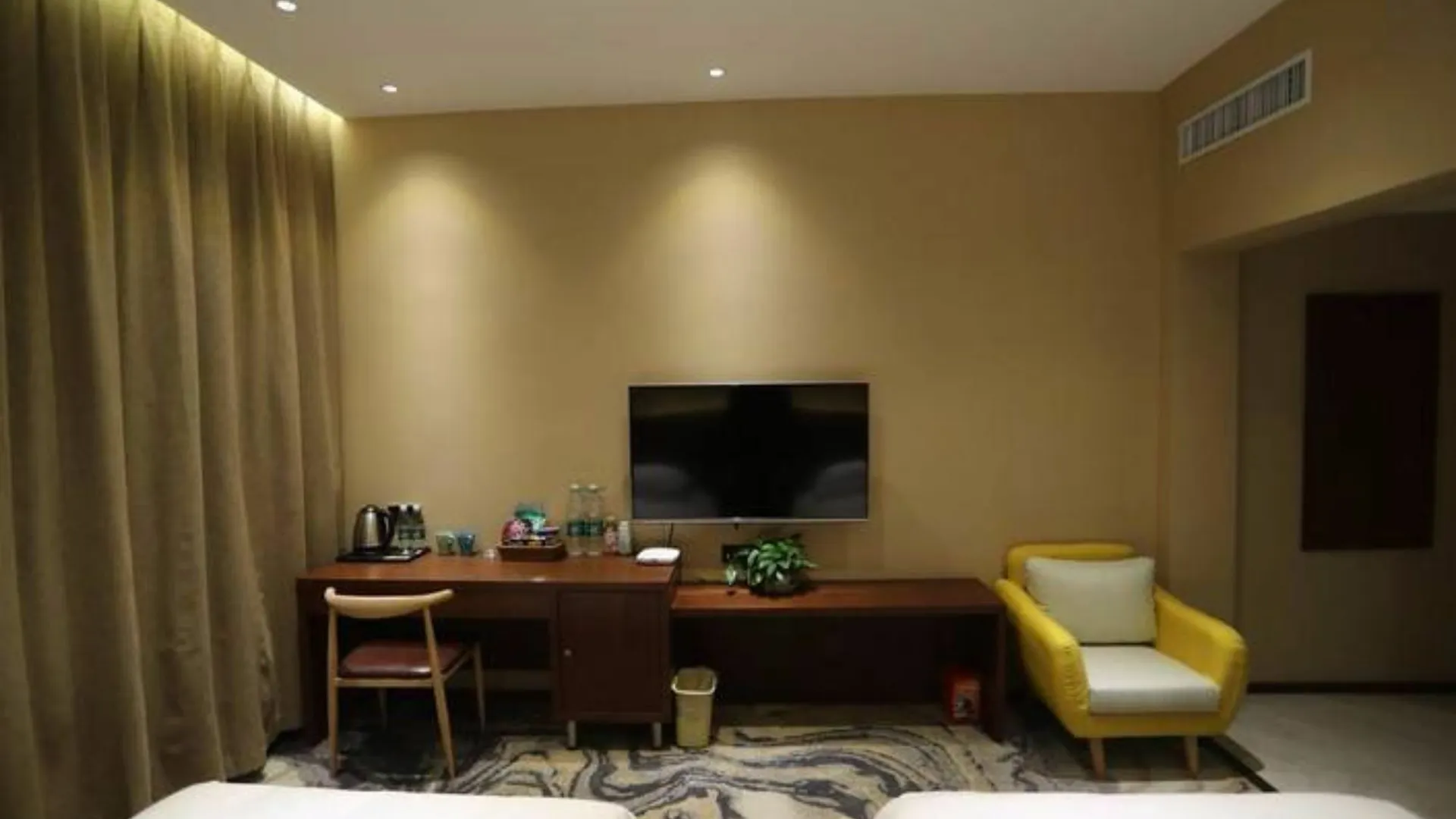 Luoyang Comfort Boutique Hotel